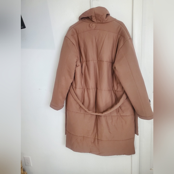 Amazon Essentials Organic Cotton Women's Relaxed-Fit Cotton Padded Home Coat - Picture 6 of 7